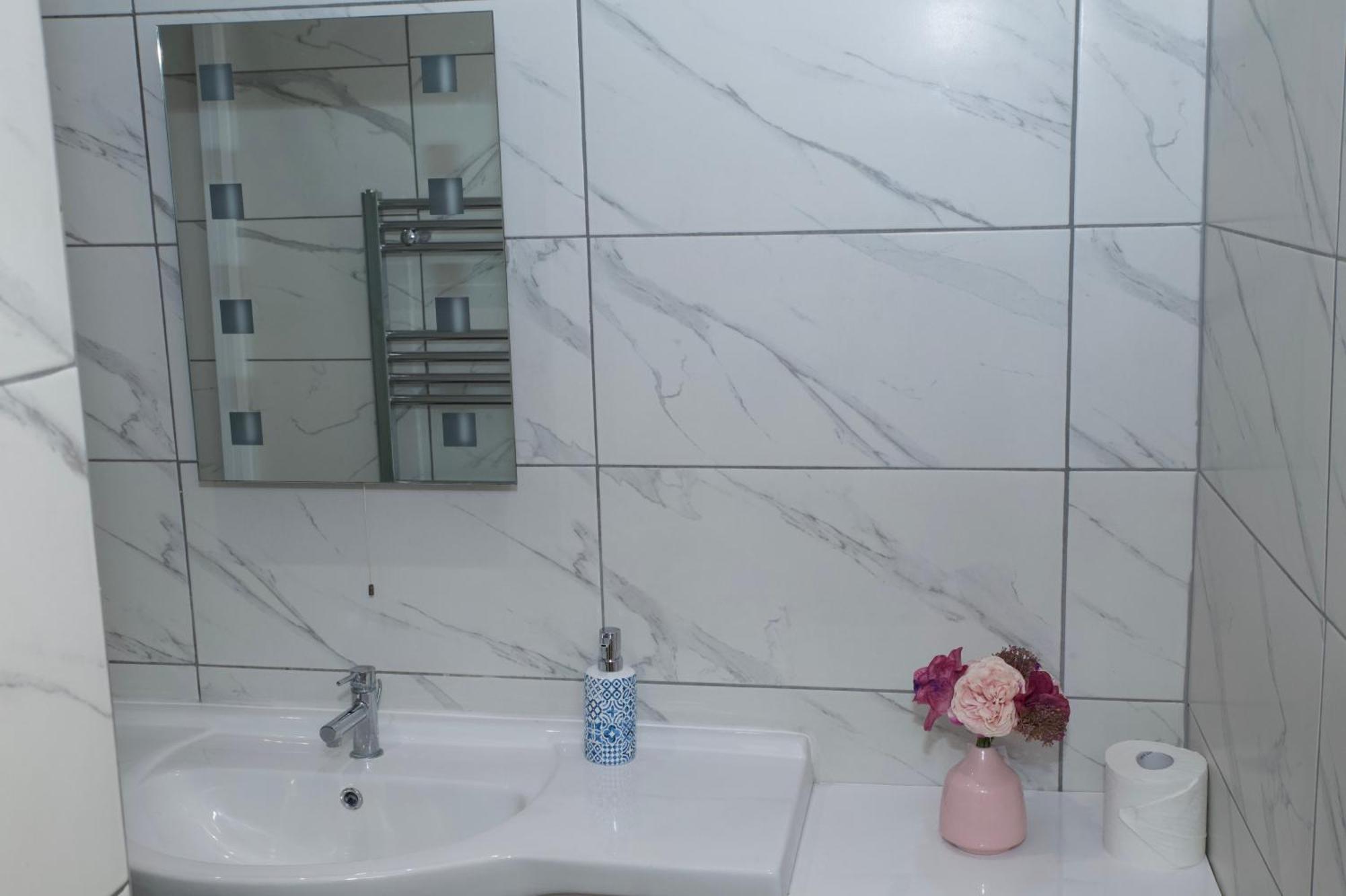 Spacious Modern 2 Bed Flat In City Centre Ρίντινγκ Εξωτερικό φωτογραφία